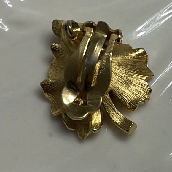 CROWN TRIFARI INSECT MAPLE LEAF DRESS CLIPS - Picture 6 of 7
